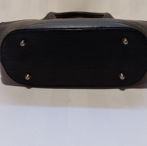 $✨ 4/100 $✨. HARDBODY HAND BAG EPI SAINT - Picture 5 of 10